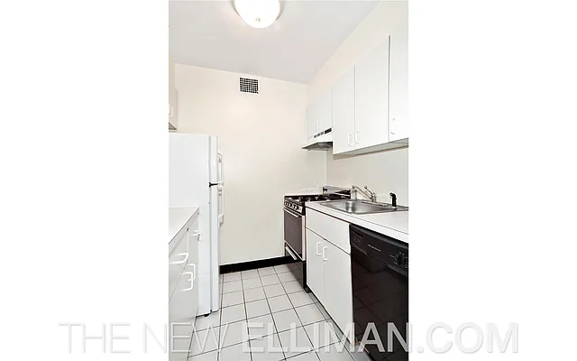 Rented by Douglas Elliman | media 40