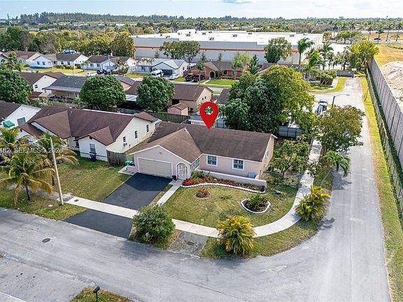 4th image of 13872 SW 285th St