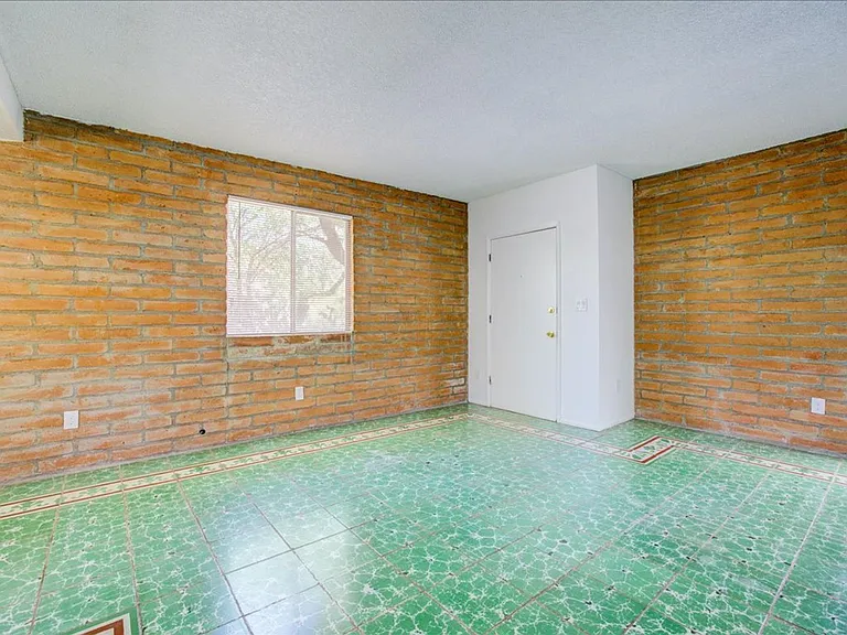 3425 E Fairmount St — Photo 10