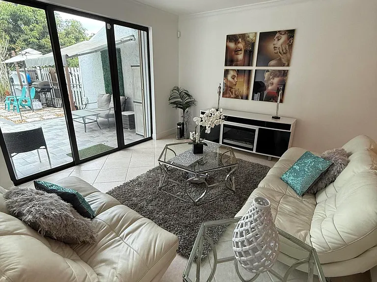 12394 Westhampton Cir — Photo 18