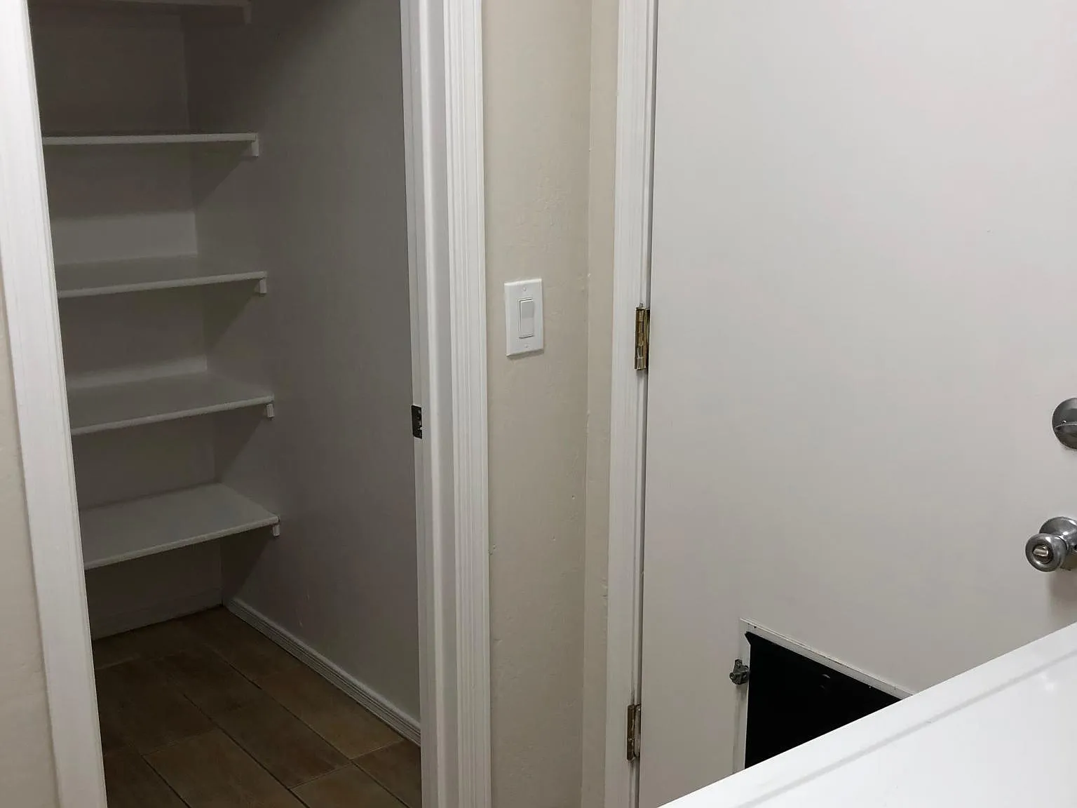 4 bed, 2.5 bath, 3050 sqft, $3,500 — Photo 4