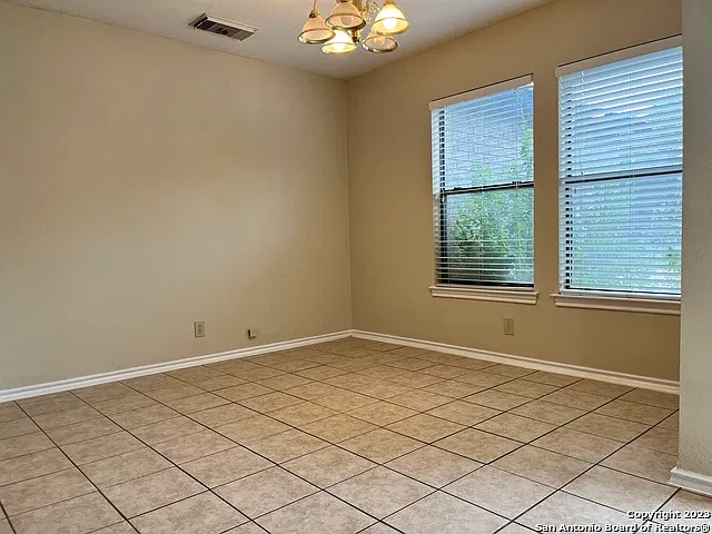 3 bed, 2.5 bath, 1698 sqft, $1,700 — Photo 4