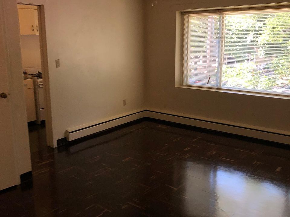 Living Room looking into kitchen