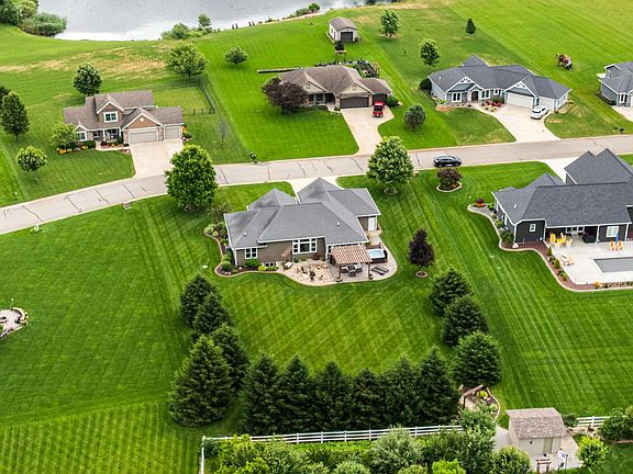 2nd image of 69219 Woodridge Ct