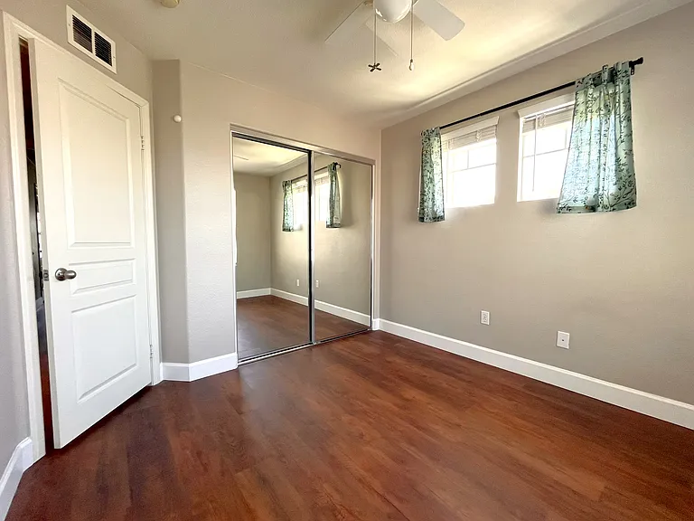 820 Harbor Cliff Way #260 — Photo 17