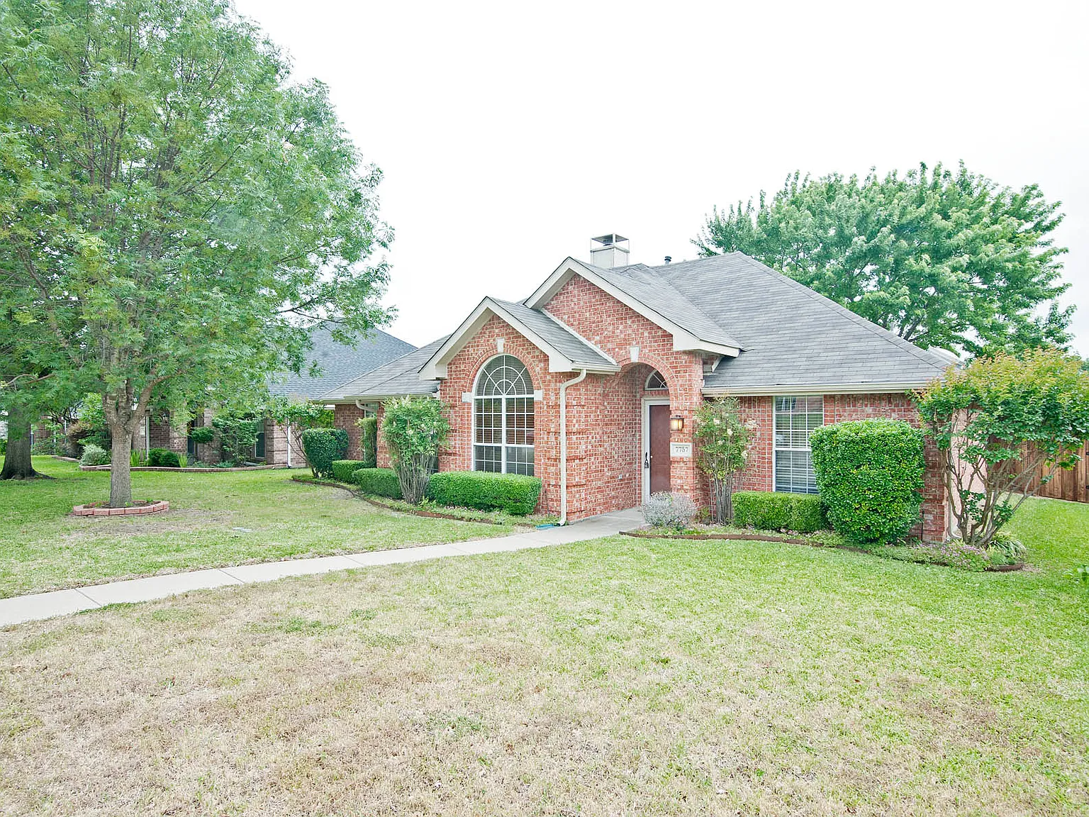 3 bed, 1545 sqft, $2,300 — Photo 3