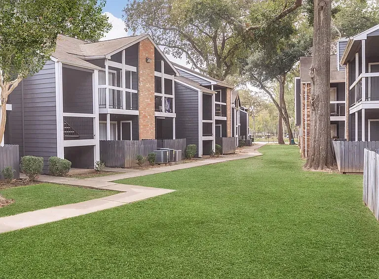 Bridges of Cypress Creek Apartment Homes — Photo 20