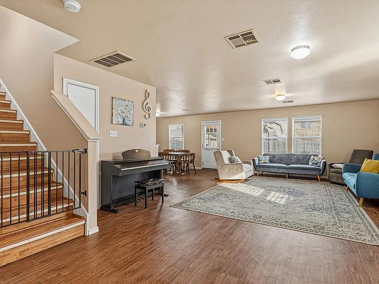 12705 Saint Mary Dr — Photo 5
