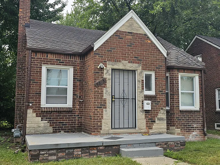 9273 Bedford St — Photo 1