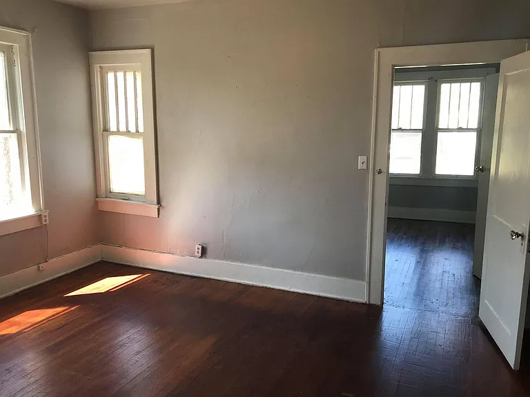 2123 Hayes St — Photo 10