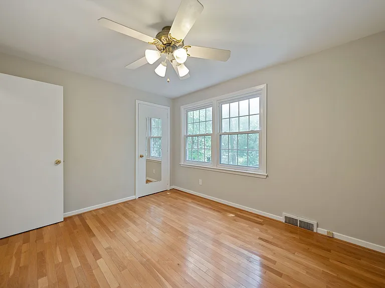 2737 Dogwood Rd — Photo 10