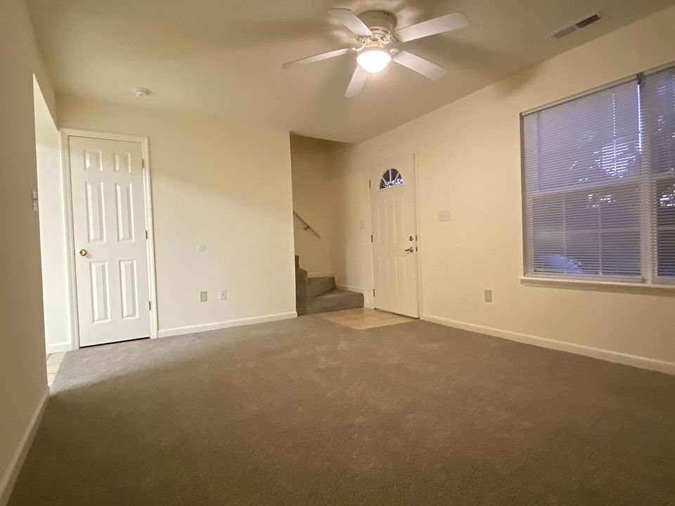 1st image of 422 Hollywood Dr