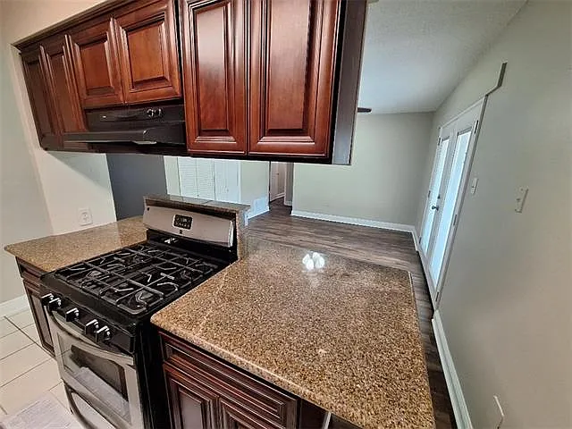 5053 Bennington Dr — Photo 5
