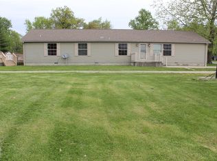 305 N Walnut St, Newton, IL 62448