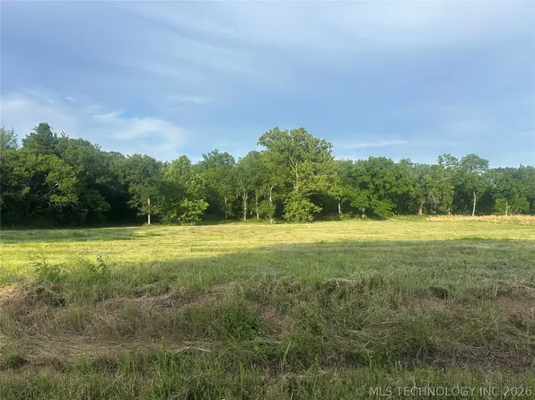 1 S 270th Rd, Morris, OK 74445