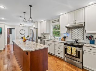 3177 Shoreline Dr, Lewis Center, OH 43035