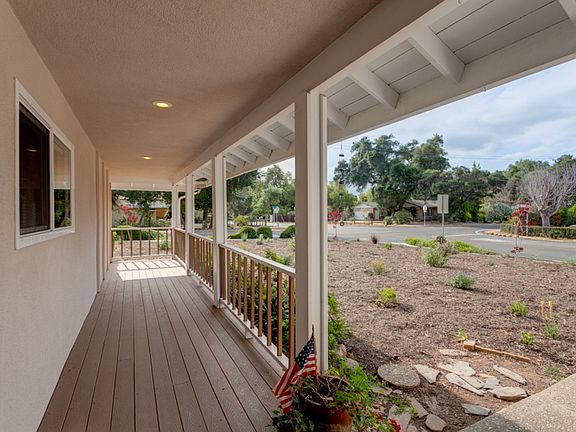 5th image of 1098 Woodland Ave
