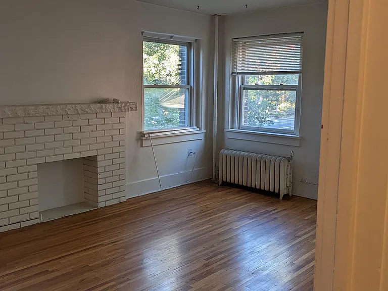 200 East Laurel Street - 11 — Photo 9