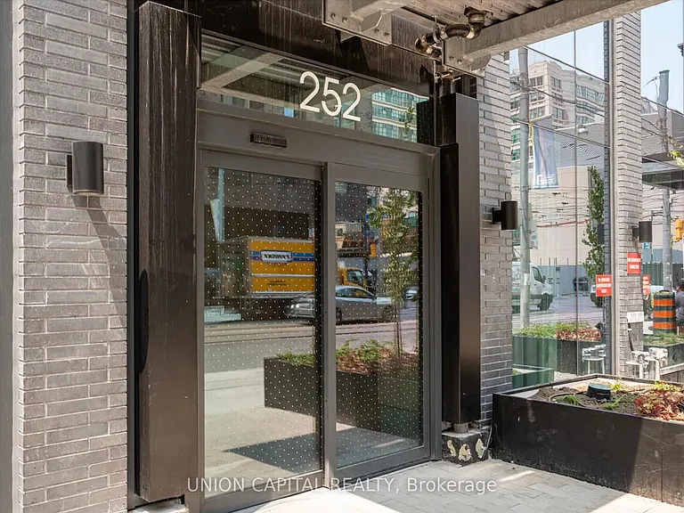 252 Church St #2107 — Photo 2