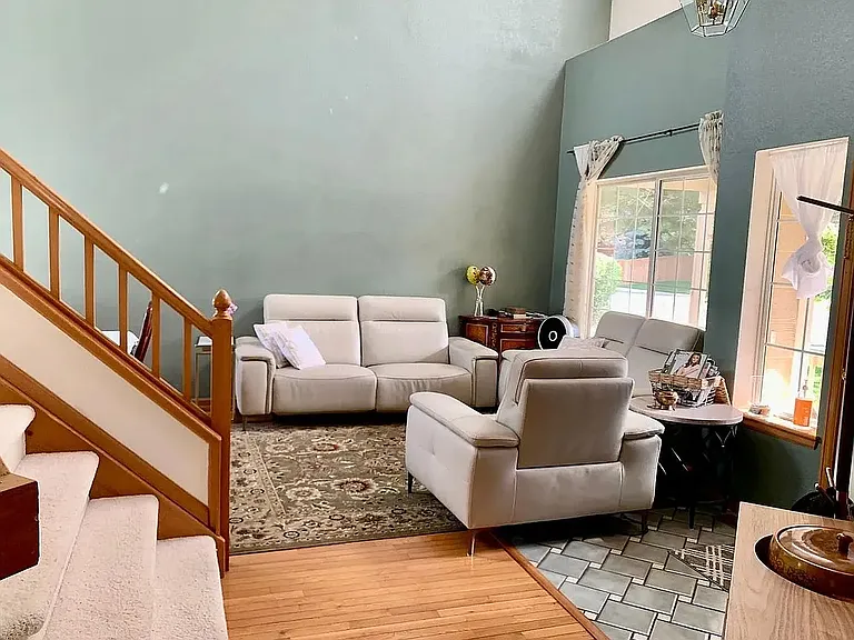 310 Mercator Ave — Photo 4