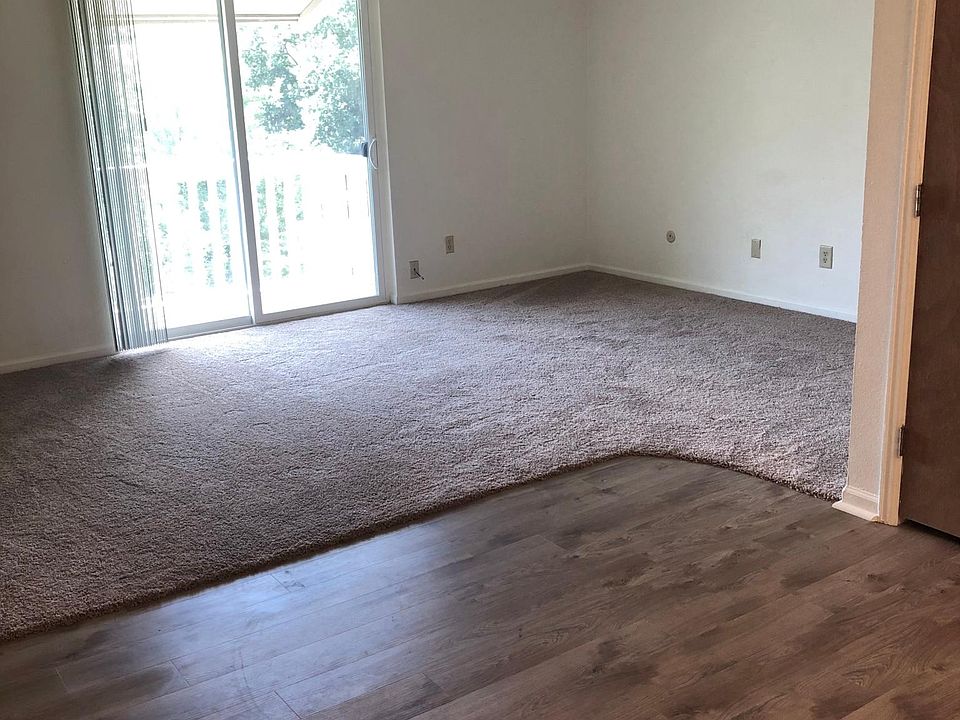 Living Room (Floor Plan 1)
