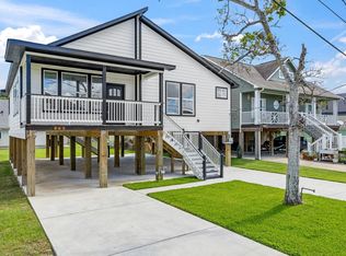 226 S Y St, La Porte, TX 77571