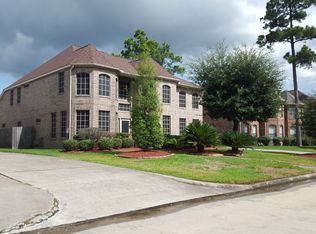 214 Magnolia Grove Ln, Houston, TX 77049