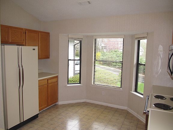 Kitchen - Bay Window