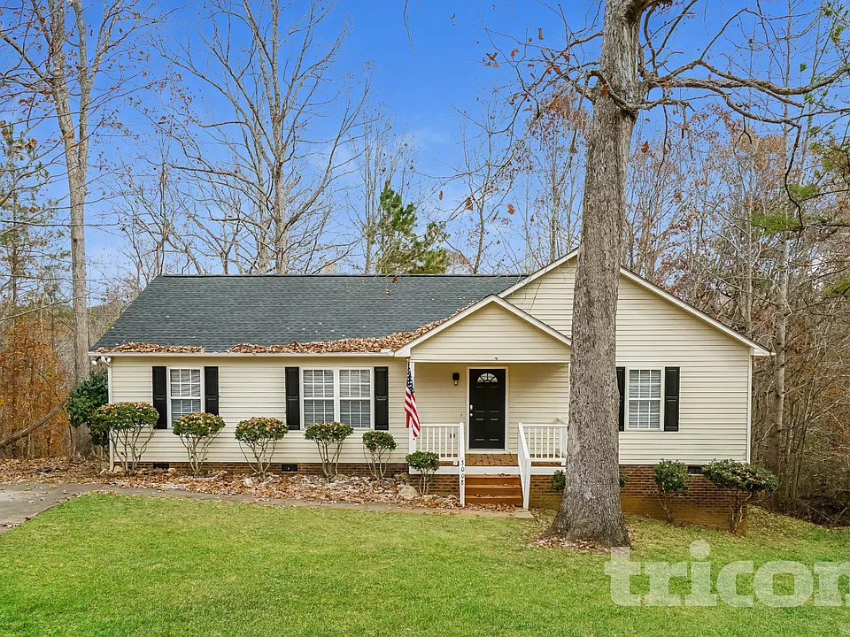 3008 Brittany Dr