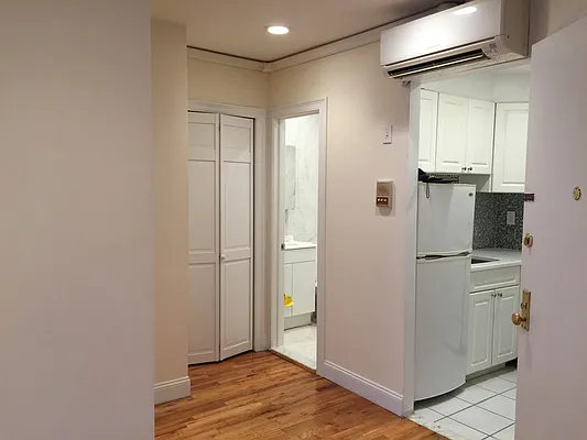 Rented by Big Apple Properties, LLC | media 29