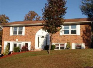 10390 Twin Oaks Dr, Festus, MO 63028
