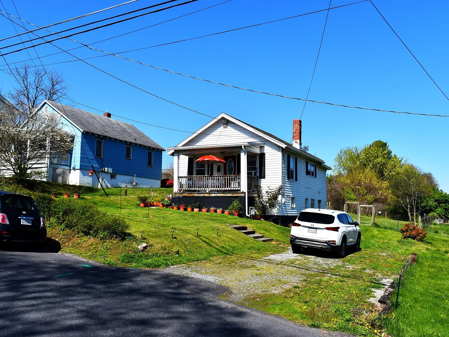 2 bed, 700 sqft, $1,325 — Photo 1