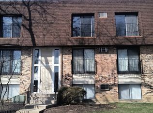 205 N Waters Edge Dr APT 202, Glendale Heights, IL 60139