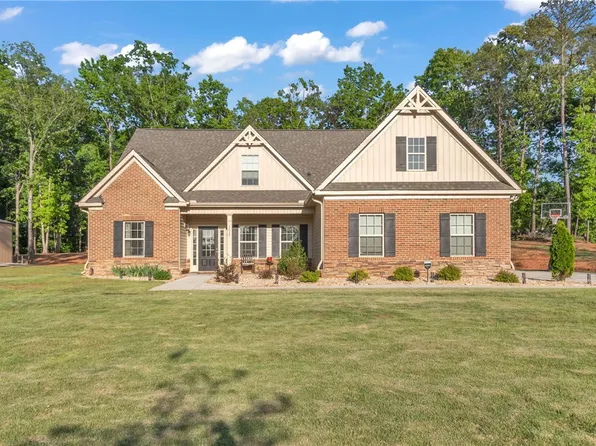 1517 Durham Rd, Piedmont, SC 29673