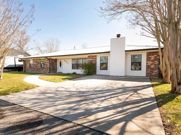 203 Virginia St, Larose, LA 70373