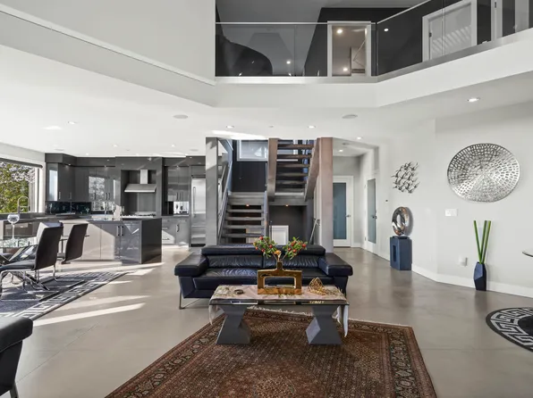 13645 McKercher Dr, Maple Ridge, BC V4R 0E1