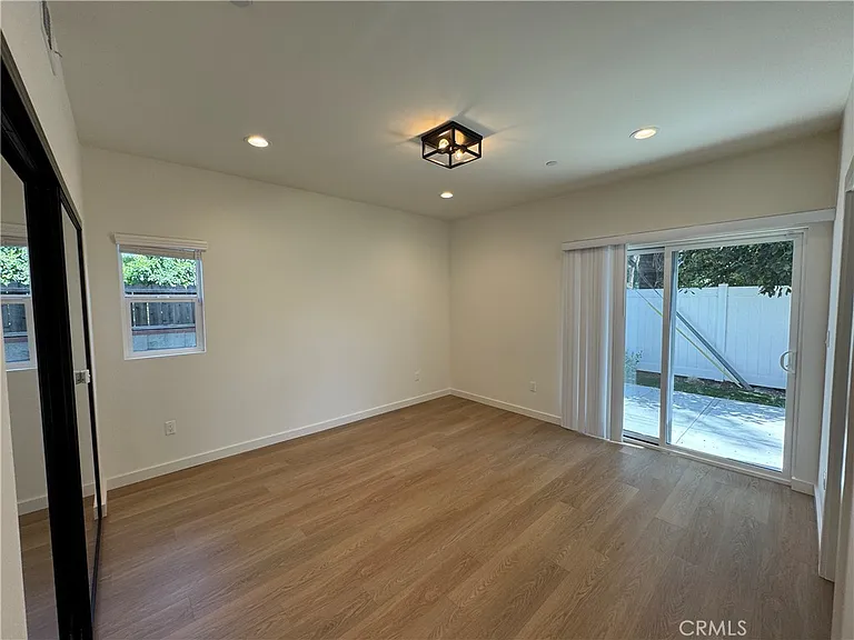 15236 Kingsbury St — Photo 10