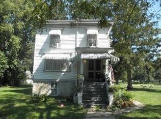 112 N Maple St, Momence, IL 60954