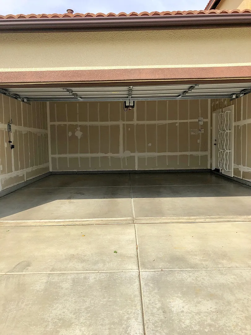 3 Bedroom 2.5 Bath Home In 93230 Available 9/15/2026 — Photo 2