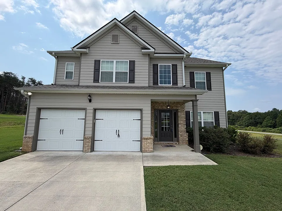61 N Village Cir