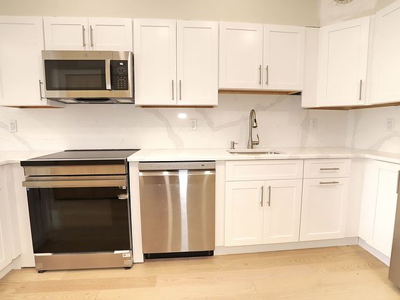 3rd image of 931 Park Ave APT 3R