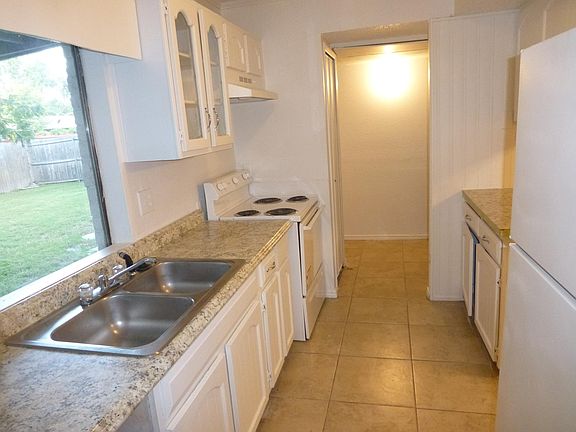 2nd image of 1826 Coleta Pl