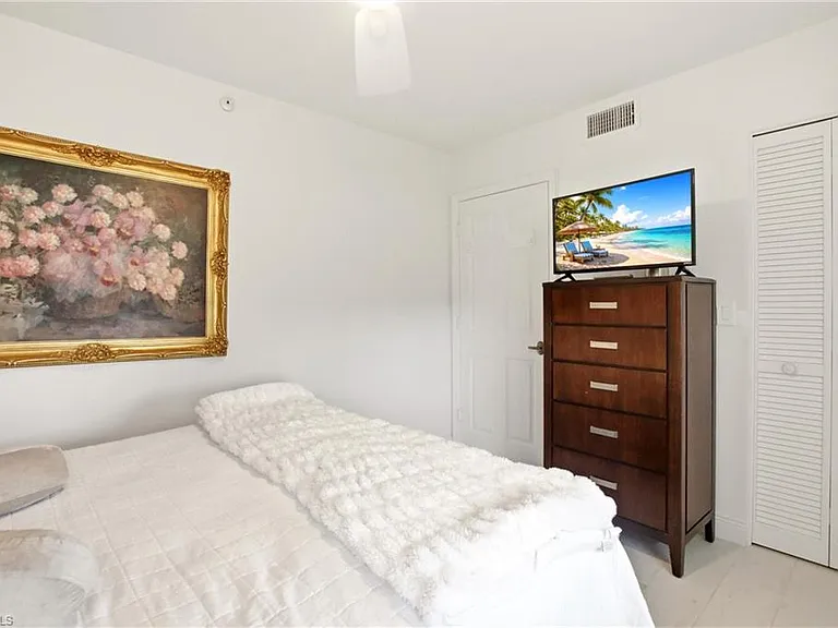 5550 Heron Point Dr #503 — Photo 22