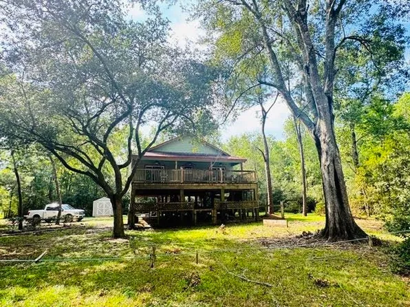 1110 Turner Dr, Bridge City, TX 77611