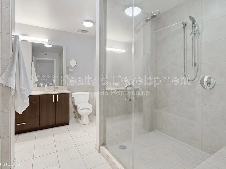 235 W Van Buren St #4501 — Photo 8