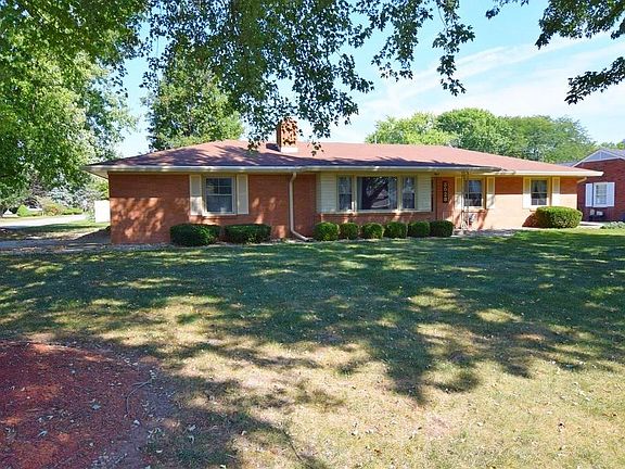 4th image of 3528 Oakwood Dr