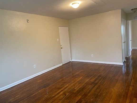 4th image of 1343 Rolleston St APT B