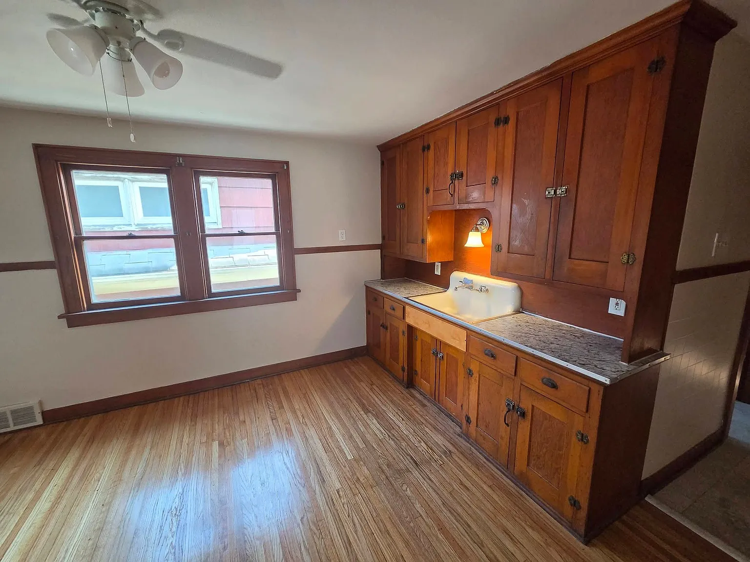 3 bed, 1912 sqft, $1,200 — Photo 3