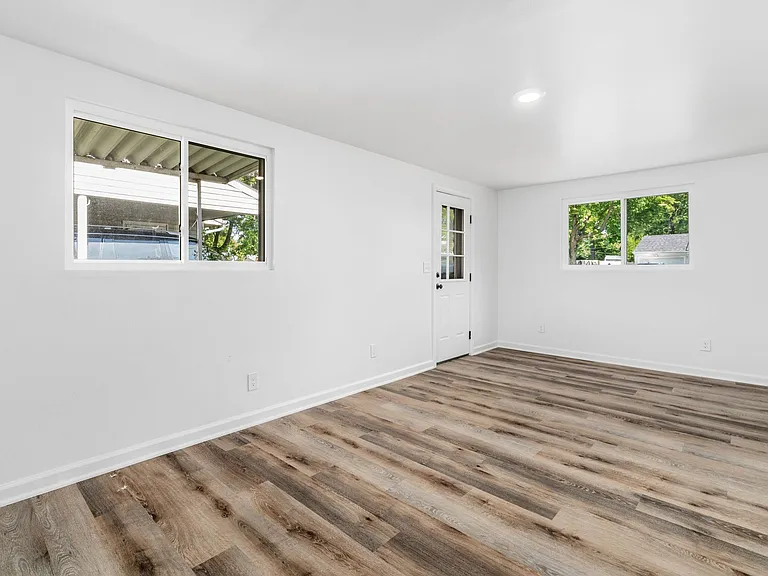 4363 Allen Dr — Photo 21