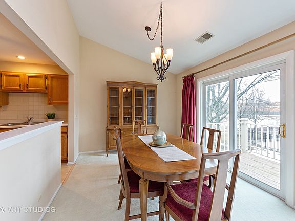 4th image of 12 Aberdeen Ct Unit V2